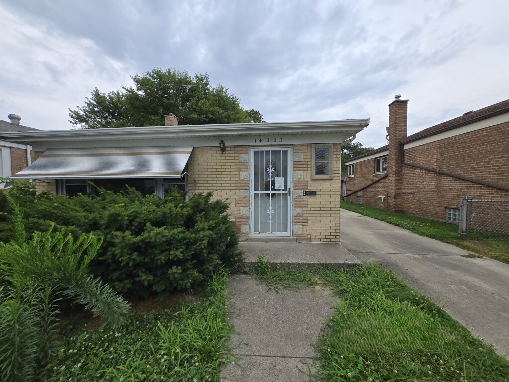 14223 University Avenue