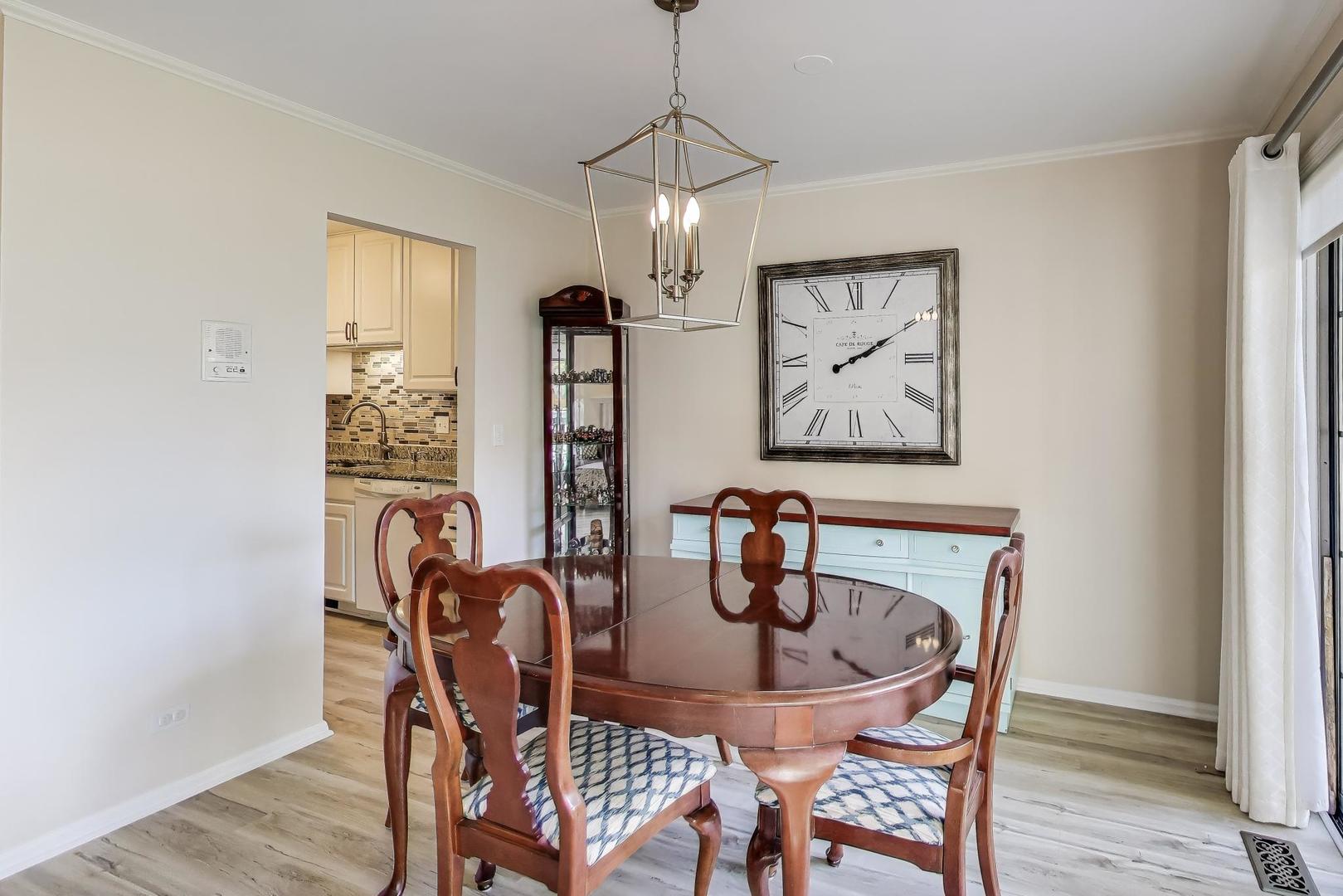 1576 N Saint Marks Place