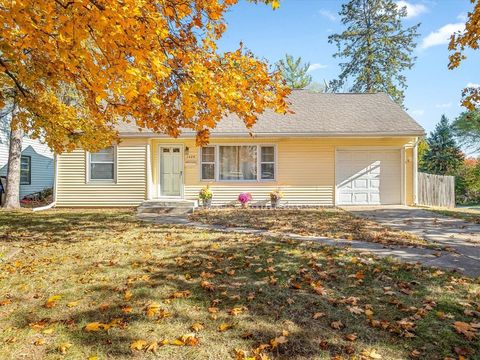 Photo of 1024 21st Street, Rockford, IL 61108 (MLS # 12512699)