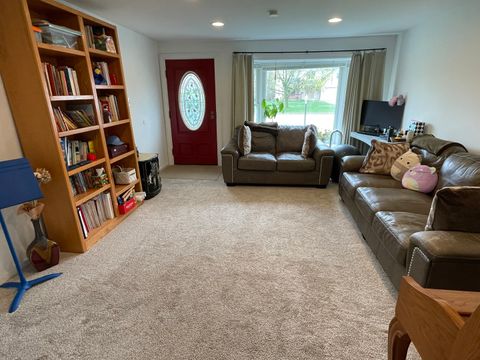 Tiny photo for 1624 W WEATHERSFIELD Way, Schaumburg, IL 60193 (MLS # 12623873)