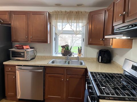 Tiny photo for 1624 W WEATHERSFIELD Way, Schaumburg, IL 60193 (MLS # 12623873)