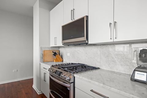 Tiny photo for 500 W Superior Street #602, Chicago, IL 60654 (MLS # 12518202)