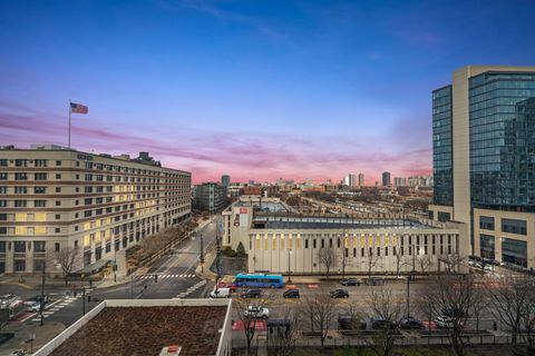 Tiny photo for 500 W Superior Street #602, Chicago, IL 60654 (MLS # 12518202)