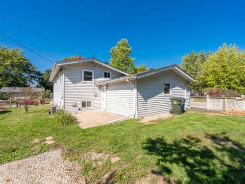 Tiny photo for 901 Garfield Drive, Carpentersville, IL 60110 (MLS # 12486236)