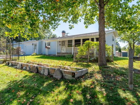 Tiny photo for 901 Garfield Drive, Carpentersville, IL 60110 (MLS # 12486236)