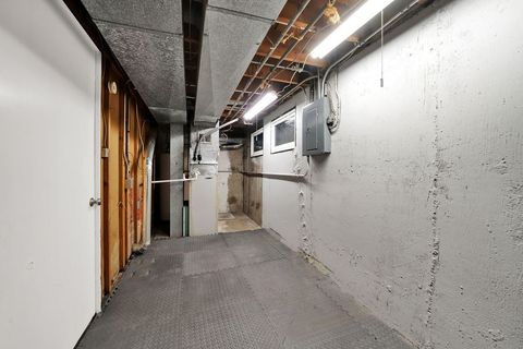 Tiny photo for 2006 W Farwell Avenue, Chicago, IL 60645 (MLS # 12523982)