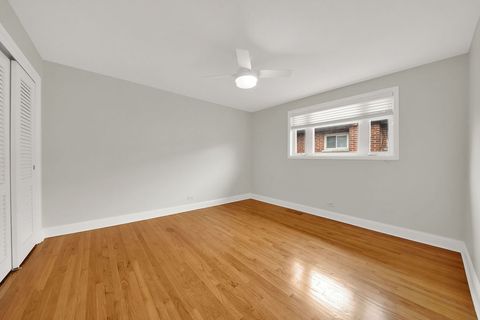 Tiny photo for 2006 W Farwell Avenue, Chicago, IL 60645 (MLS # 12523982)