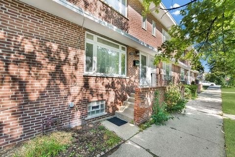 Tiny photo for 2006 W Farwell Avenue, Chicago, IL 60645 (MLS # 12523982)