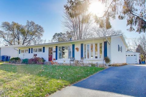 Tiny photo for 18323 W Woodland Terrace, Gurnee, IL 60031 (MLS # 12515772)