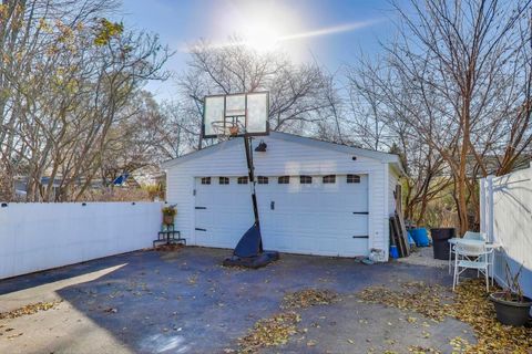 Tiny photo for 18323 W Woodland Terrace, Gurnee, IL 60031 (MLS # 12515772)