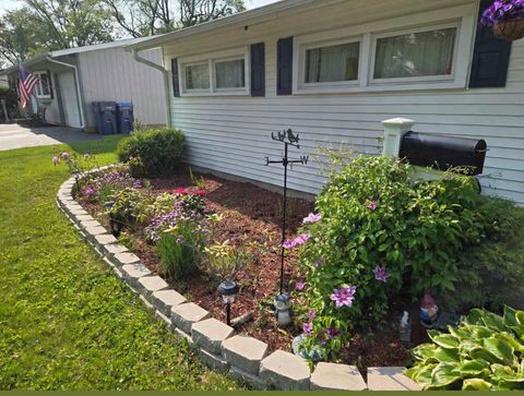 Tiny photo for 18323 W Woodland Terrace, Gurnee, IL 60031 (MLS # 12515772)
