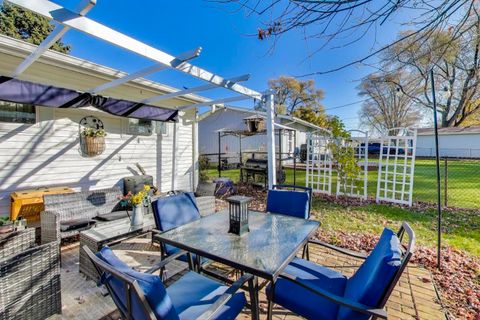 Tiny photo for 18323 W Woodland Terrace, Gurnee, IL 60031 (MLS # 12515772)