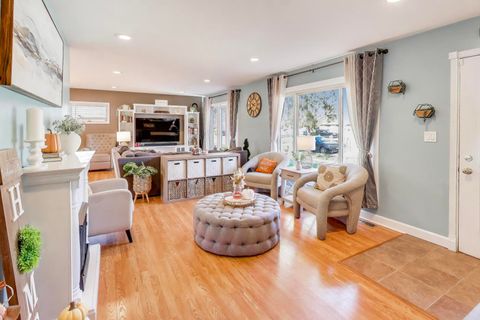 Tiny photo for 18323 W Woodland Terrace, Gurnee, IL 60031 (MLS # 12515772)