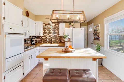 Tiny photo for 18323 W Woodland Terrace, Gurnee, IL 60031 (MLS # 12515772)