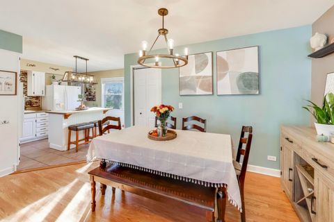 Tiny photo for 18323 W Woodland Terrace, Gurnee, IL 60031 (MLS # 12515772)