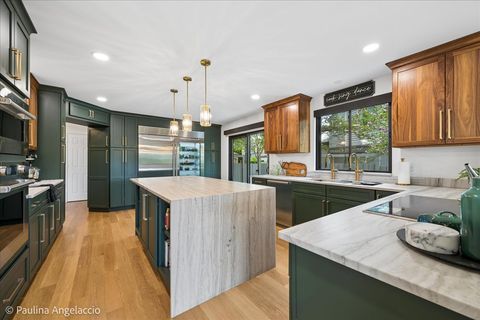 Tiny photo for 897 Longmeadow Court #1044, Lake Barrington, IL 60010 (MLS # 12630420)