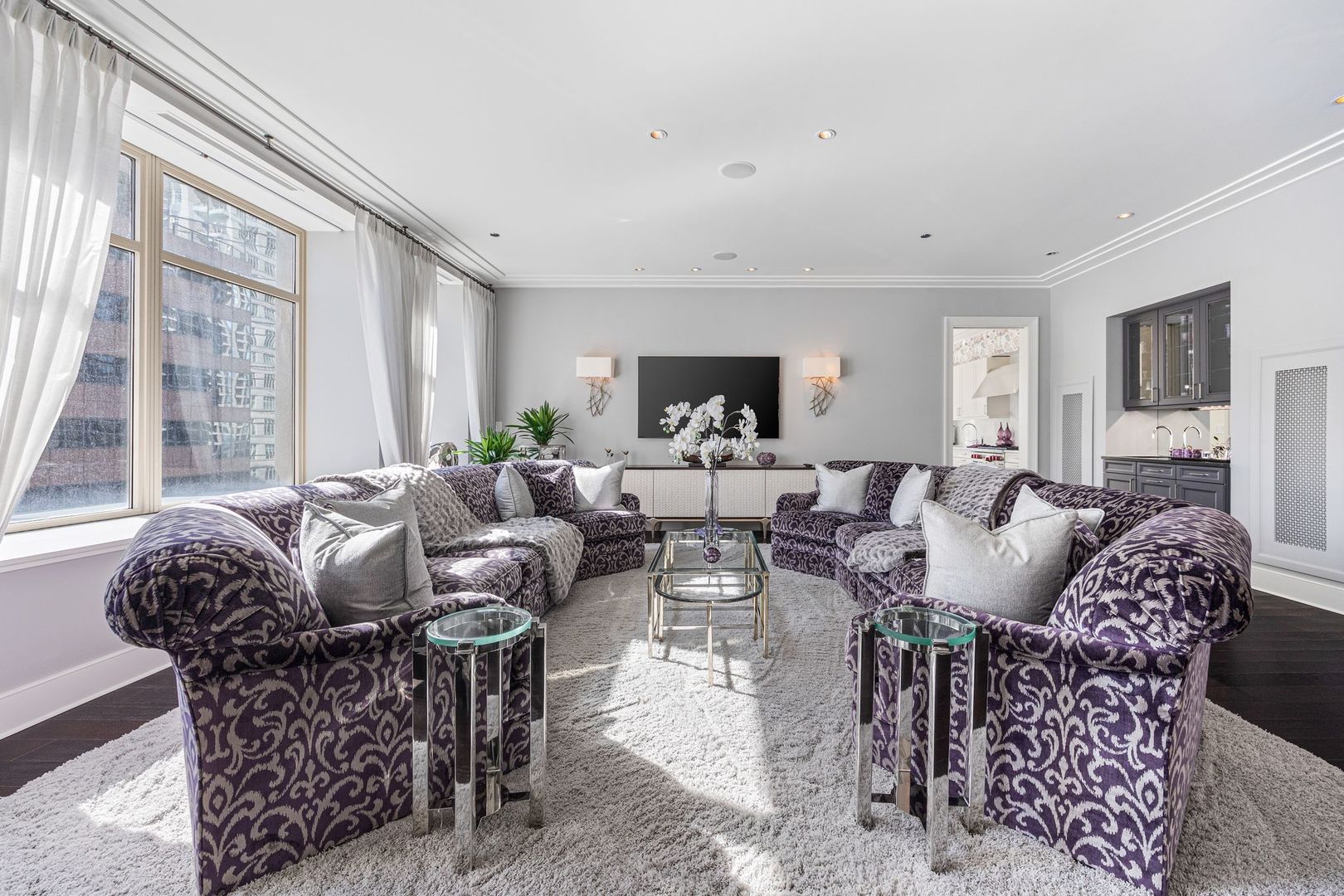 118 E Erie Street 18A