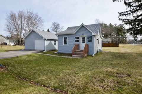 Photo of 4718 Ottawa Road, Wonder Lake, IL 60097 (MLS # 12633787)