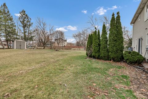 Tiny photo for 2013 Briar Hill Drive W, Schaumburg, IL 60194 (MLS # 12592083)