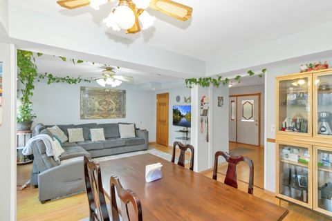 Tiny photo for 2013 Briar Hill Drive W, Schaumburg, IL 60194 (MLS # 12592083)