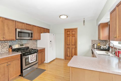 Tiny photo for 2013 Briar Hill Drive W, Schaumburg, IL 60194 (MLS # 12592083)