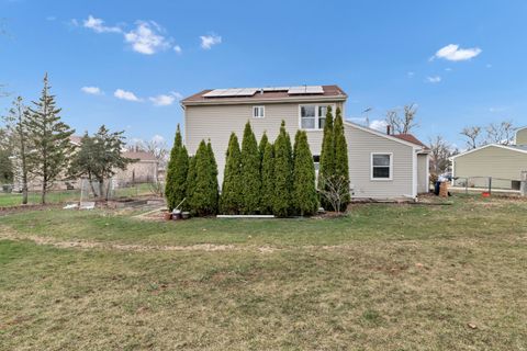 Tiny photo for 2013 Briar Hill Drive W, Schaumburg, IL 60194 (MLS # 12592083)