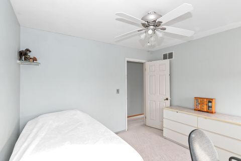 Tiny photo for 2013 Briar Hill Drive W, Schaumburg, IL 60194 (MLS # 12592083)