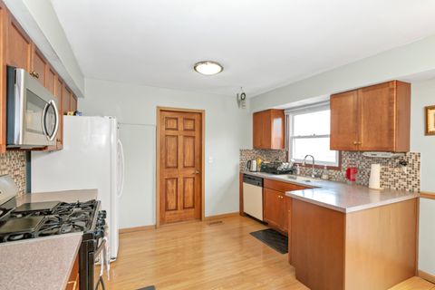 Tiny photo for 2013 Briar Hill Drive W, Schaumburg, IL 60194 (MLS # 12592083)