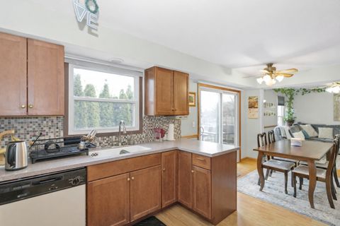 Tiny photo for 2013 Briar Hill Drive W, Schaumburg, IL 60194 (MLS # 12592083)