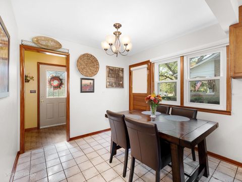 Tiny photo for 325 E York Avenue, West Chicago, IL 60185 (MLS # 12480872)