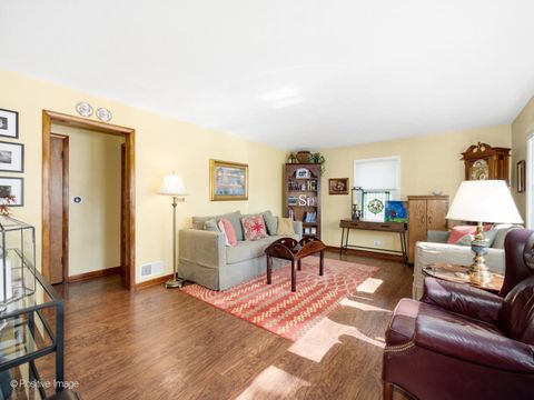Tiny photo for 325 E York Avenue, West Chicago, IL 60185 (MLS # 12480872)