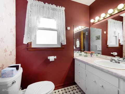 Tiny photo for 325 E York Avenue, West Chicago, IL 60185 (MLS # 12480872)