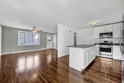 Tiny photo for 376 N WEST Avenue, Elmhurst, IL 60126 (MLS # 12769888)