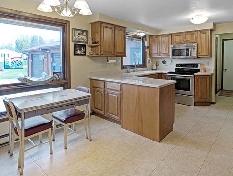 Tiny photo for 2155 Oriole Drive, Freeport, IL 61032 (MLS # 12608205)