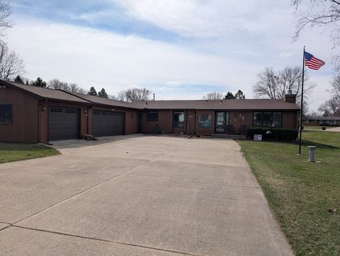 Tiny photo for 2155 Oriole Drive, Freeport, IL 61032 (MLS # 12608205)