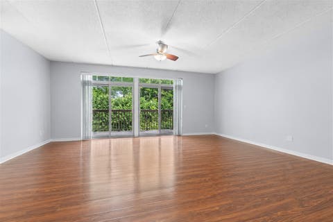 Tiny photo for 425 N BENJAMIN Drive #205, Vernon Hills, IL 60061 (MLS # 12663315)