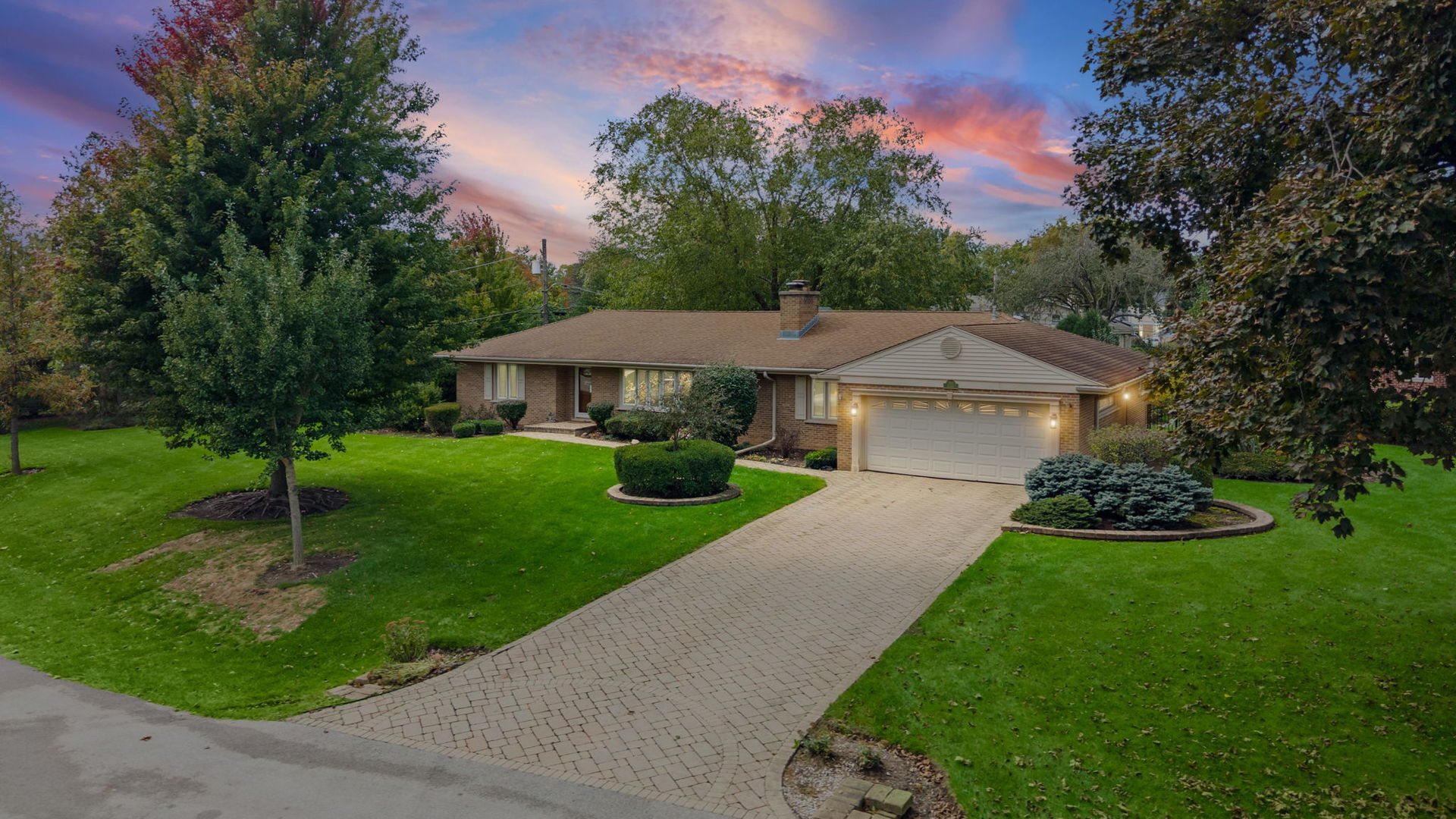 1102 W Burgoyne Road