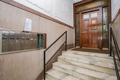 Tiny photo for 1050 W Byron Street #2W, Chicago, IL 60613 (MLS # 12623728)