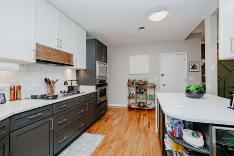 Tiny photo for 1050 W Byron Street #2W, Chicago, IL 60613 (MLS # 12623728)