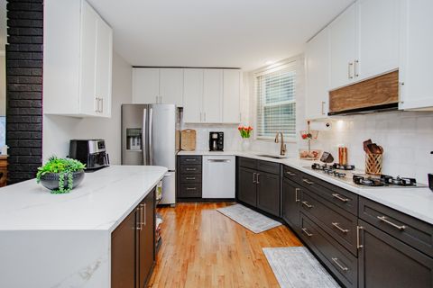 Tiny photo for 1050 W Byron Street #2W, Chicago, IL 60613 (MLS # 12623728)