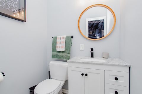 Tiny photo for 1050 W Byron Street #2W, Chicago, IL 60613 (MLS # 12623728)