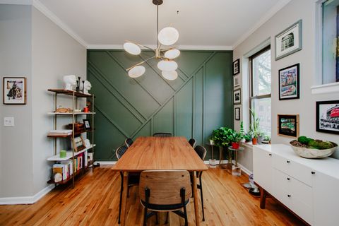 Tiny photo for 1050 W Byron Street #2W, Chicago, IL 60613 (MLS # 12623728)