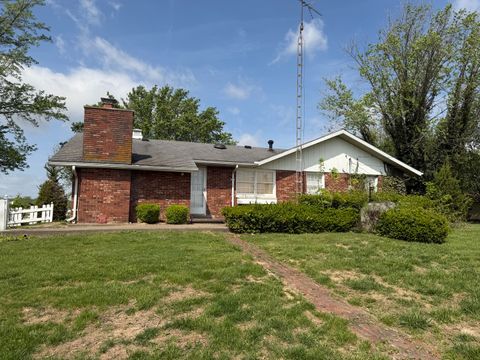 Tiny photo for 3486 State Route 13 Highway, Pinckneyville, IL 62274 (MLS # 12622879)