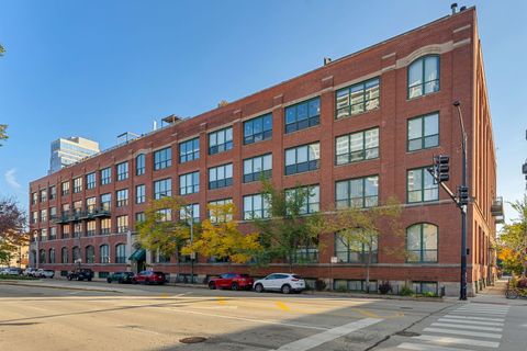 Photo of 1727 S Indiana Avenue #320, Chicago, IL 60616 (MLS # 12563681)