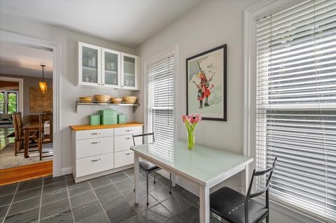 Tiny photo for 305 N Ridgeland Avenue, Oak Park, IL 60302 (MLS # 12560790)