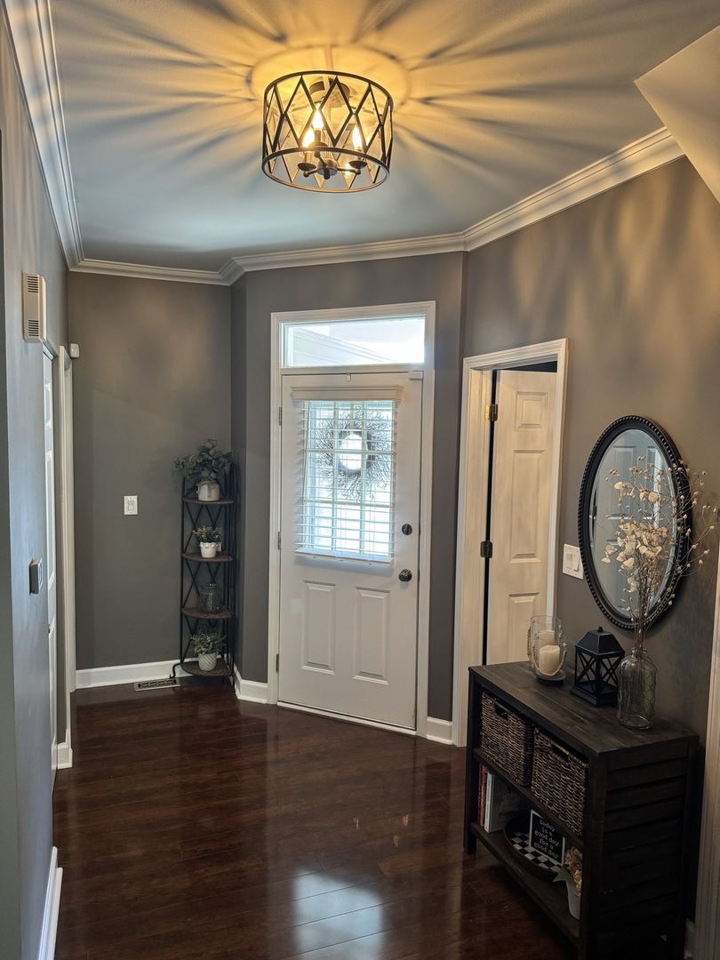 2827 White Thorn Circle