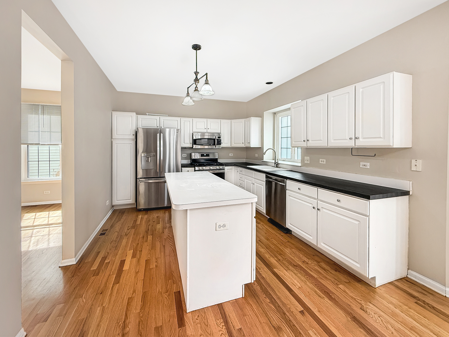 18421 W SPRINGWOOD Drive