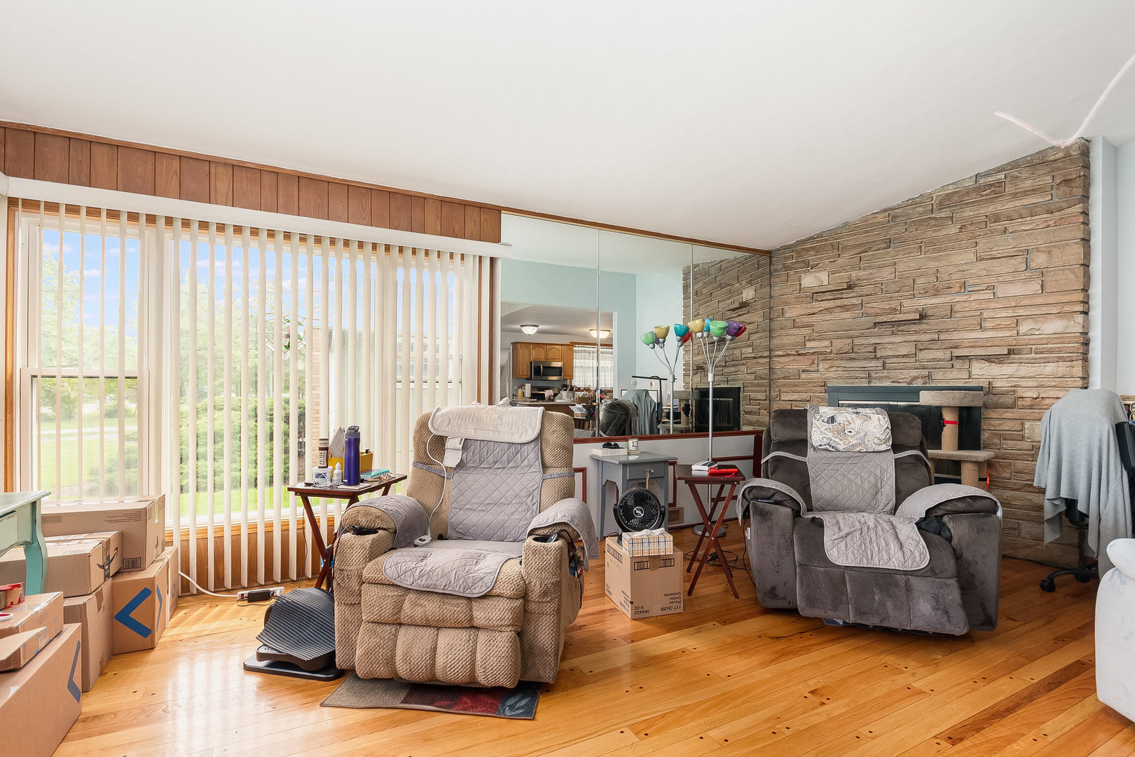 555 W Saint Charles Road