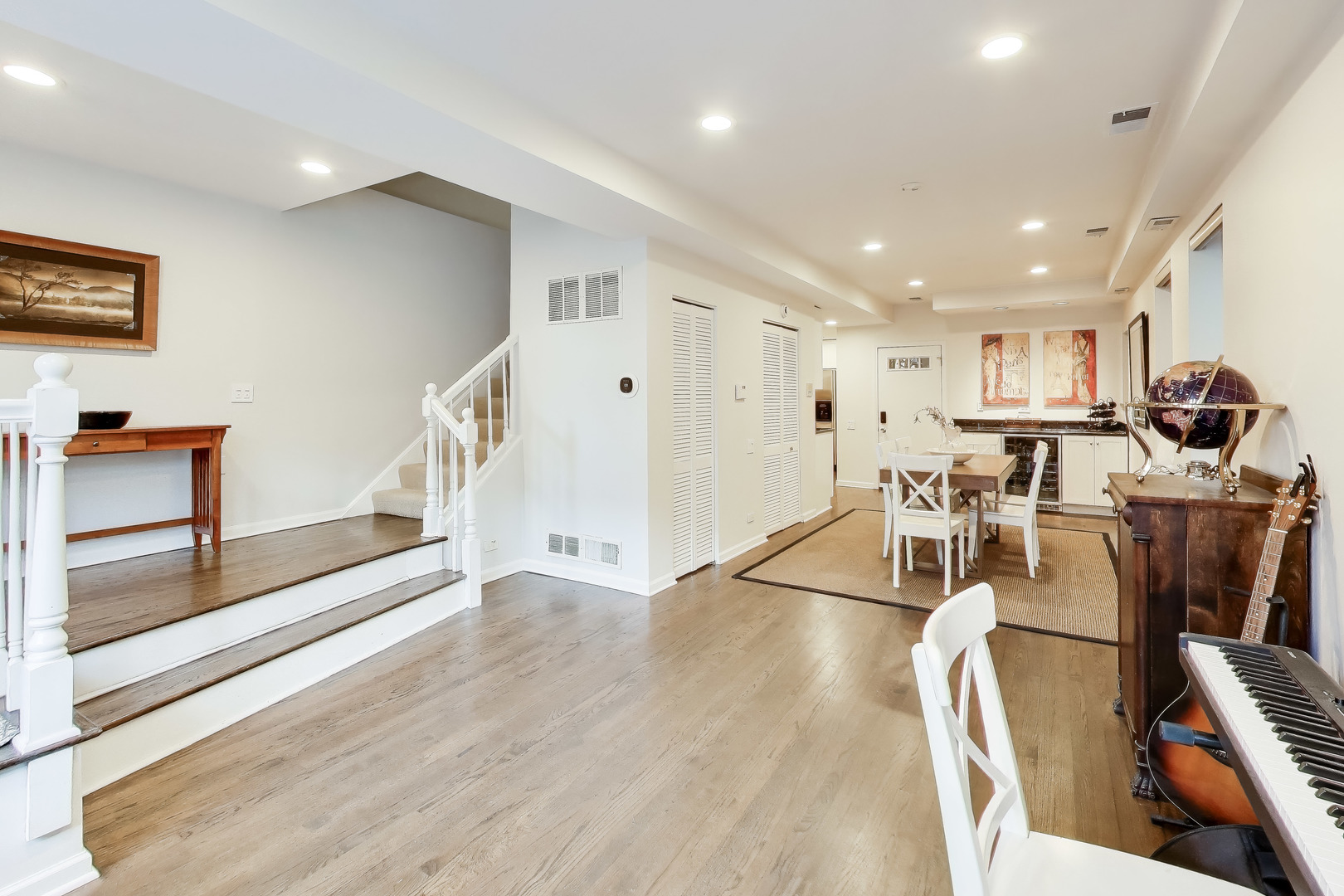 2647 N Southport Avenue A