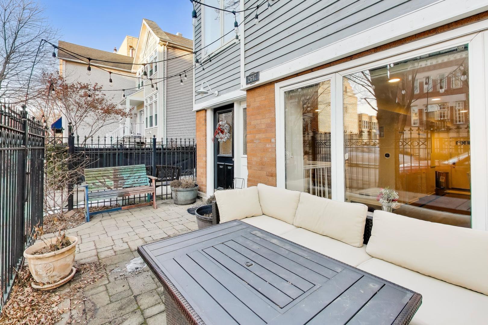 2647 N Southport Avenue A